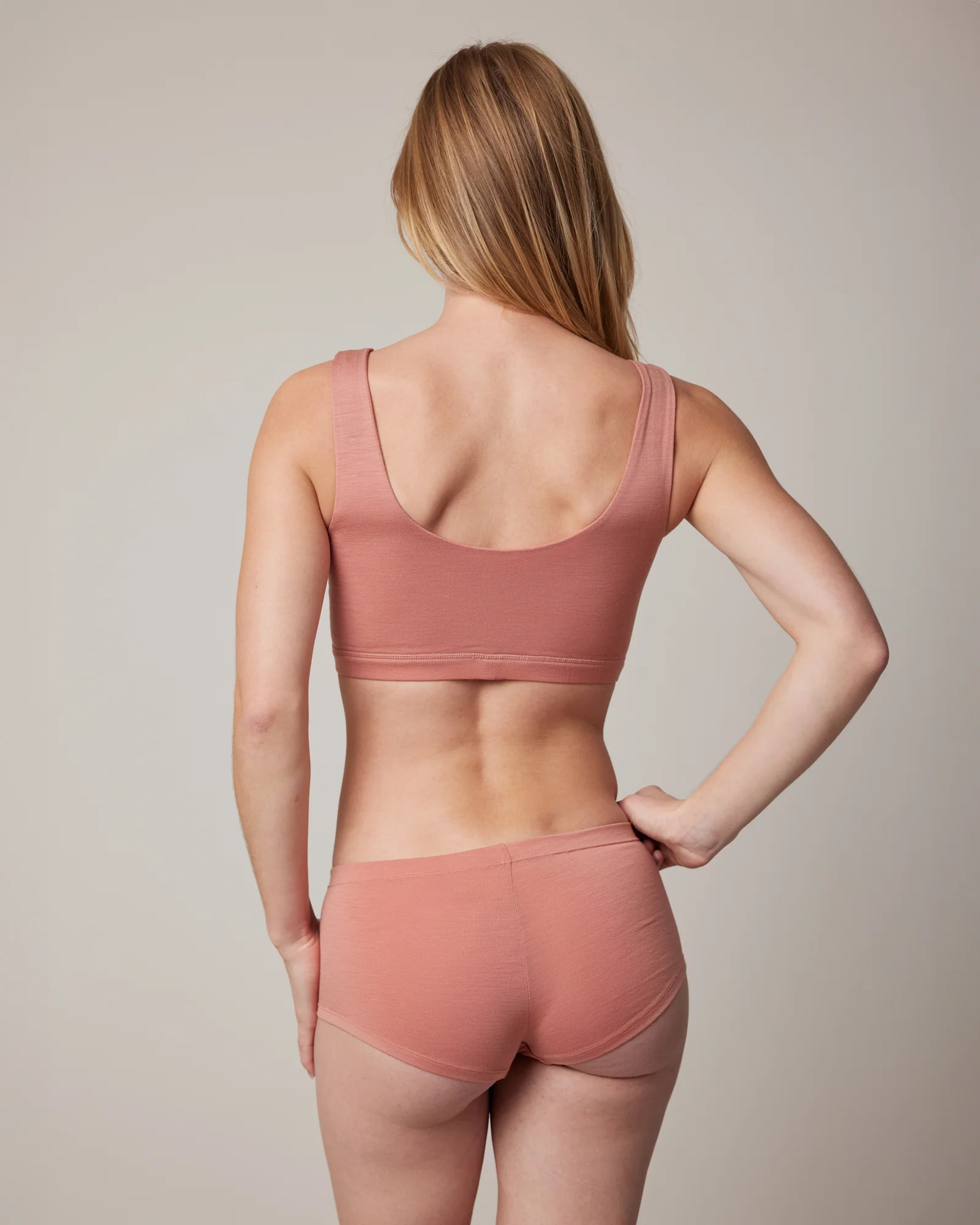 Roam Scoop Neck Bra - Image 4