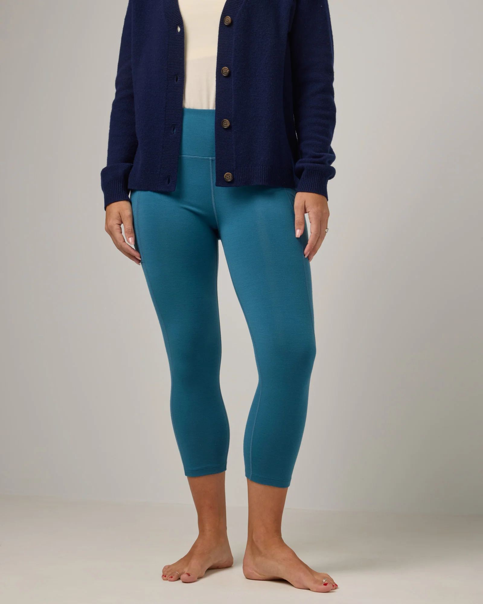 Summit Pocket Crop Legging - Image 4