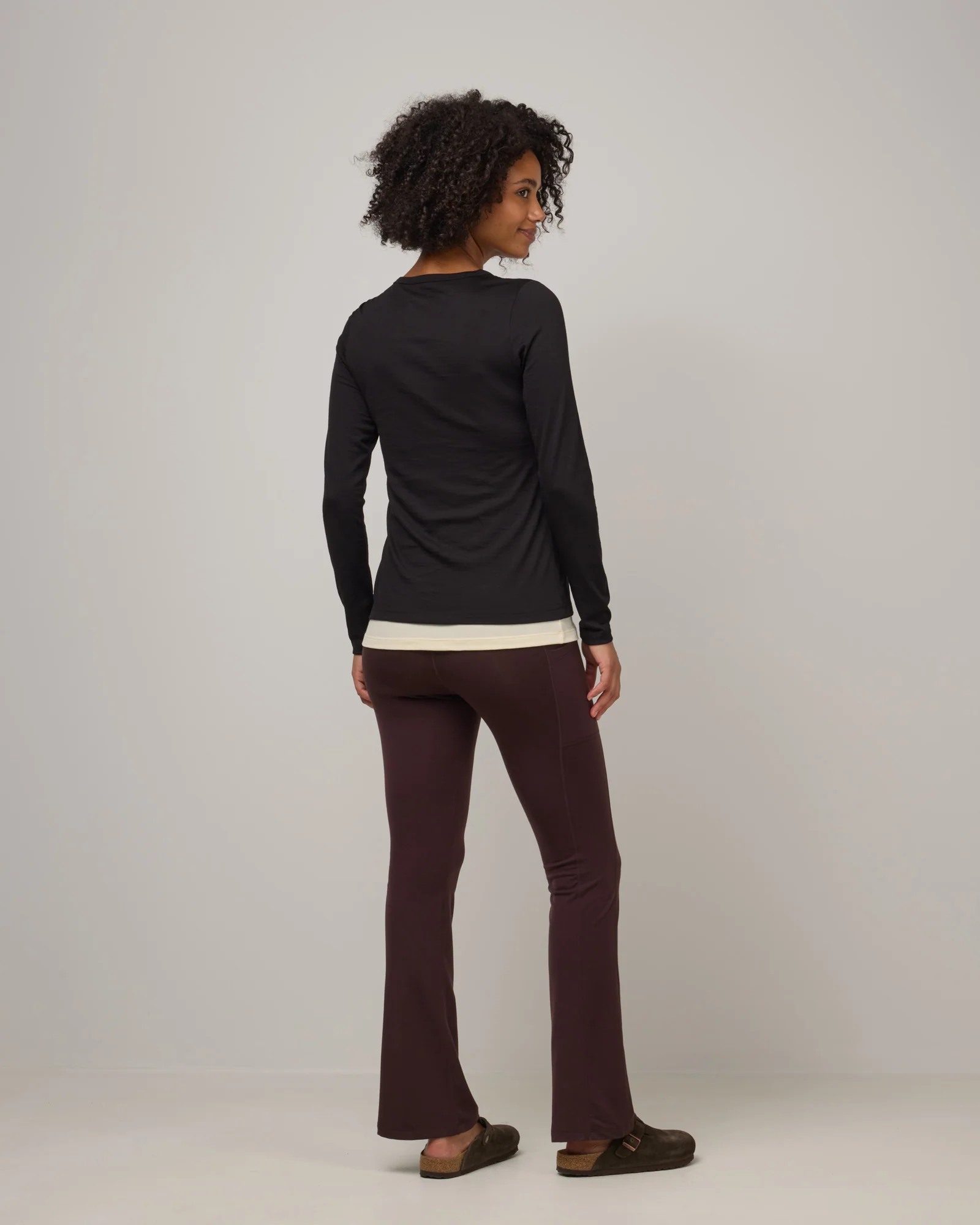 Summit Straight Cut Pocket Legging - Image 4